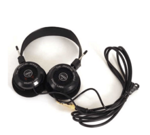 How-To-Use-Headphones-For-Great-Running-Motivation-Wireless-over-ear-headphones-wired-headphones