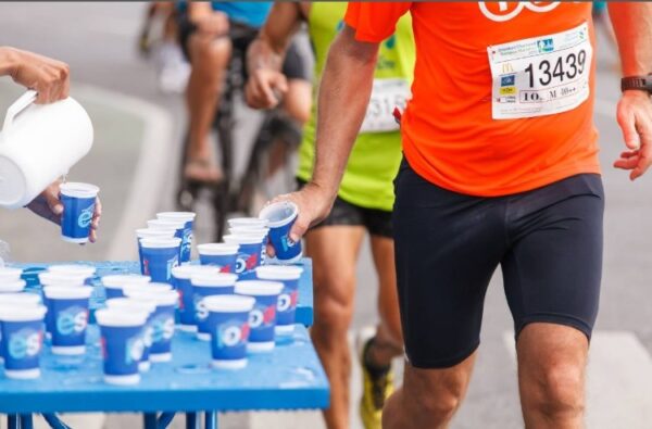 glycogen storage - during a marathon race a runner take fluid with sugar
