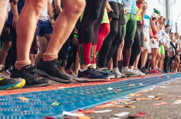 glycogen storage - marathon start line with runners