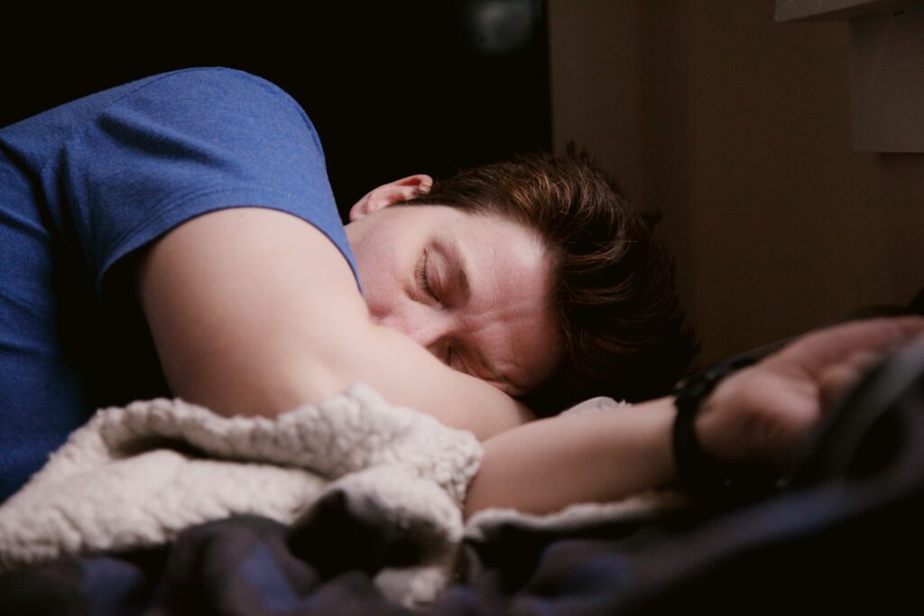 How-to focus-on-recovery-after-run - important-growth-man-sleeping