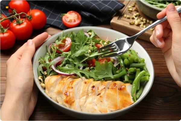 marathon runner diet - chicken meal with salad