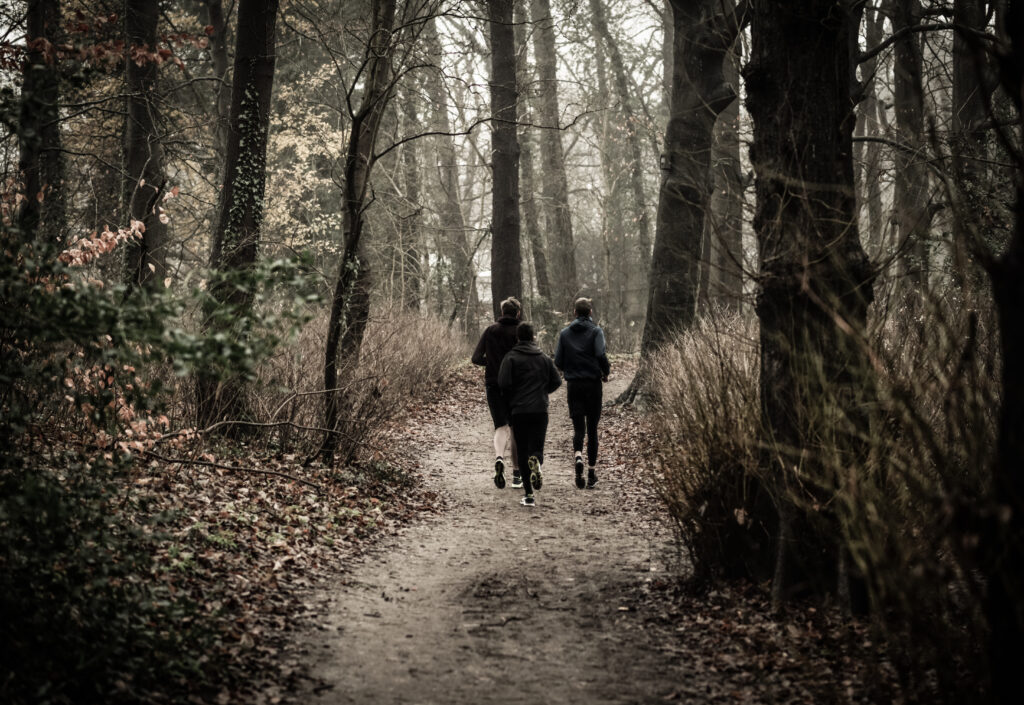 Improving-Endurance-Workouts-With-Focus-On-Running-Is-Amazing-Small-Group-Runs-In-A-Forest