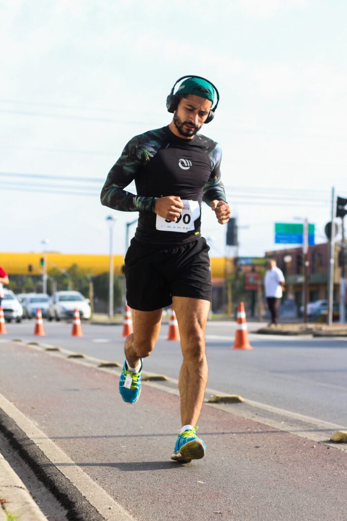 Best-Music-to-Running-man-participate-in-race-with-headphones-over-ears
