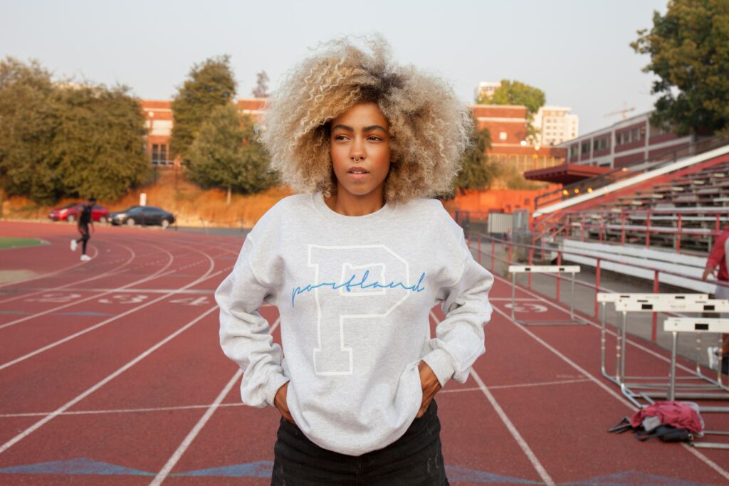 Running-Clothes-Woman-on-stadium