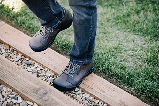 Keen walking shoes-KEEN Men's Austin Low Height Leather