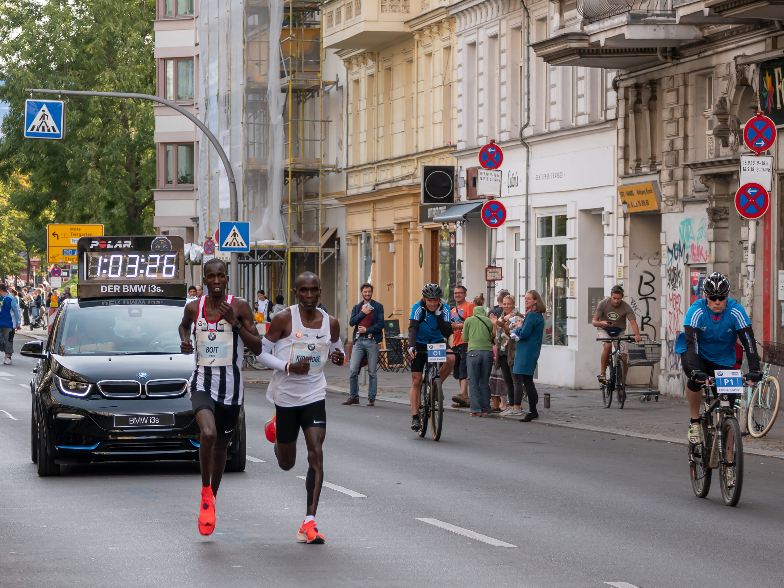 Eliud Kipchoge Berlin Marathon World Record in Nike Air Zoom Alpafly 2